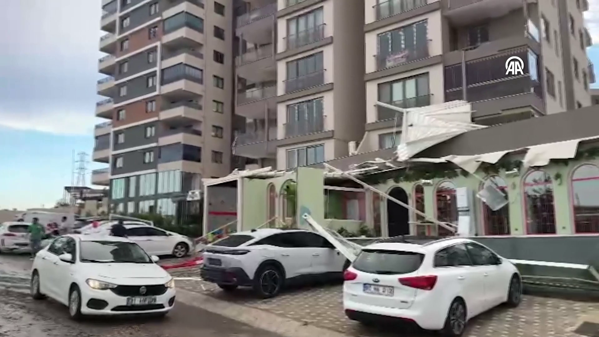 Adana'da fırtına etkili oldu