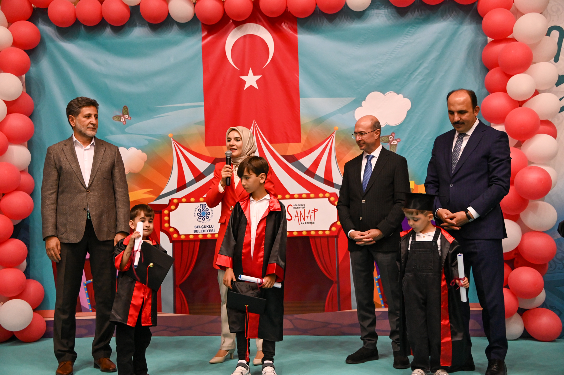 SOBE'de mezuniyet coşkusu