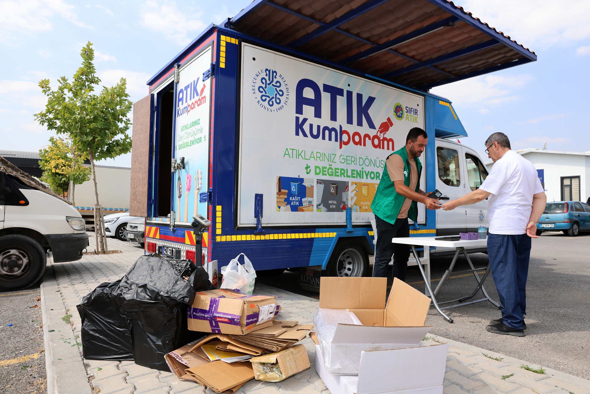 Atıklar ev ekonomisine katkı sağlıyor