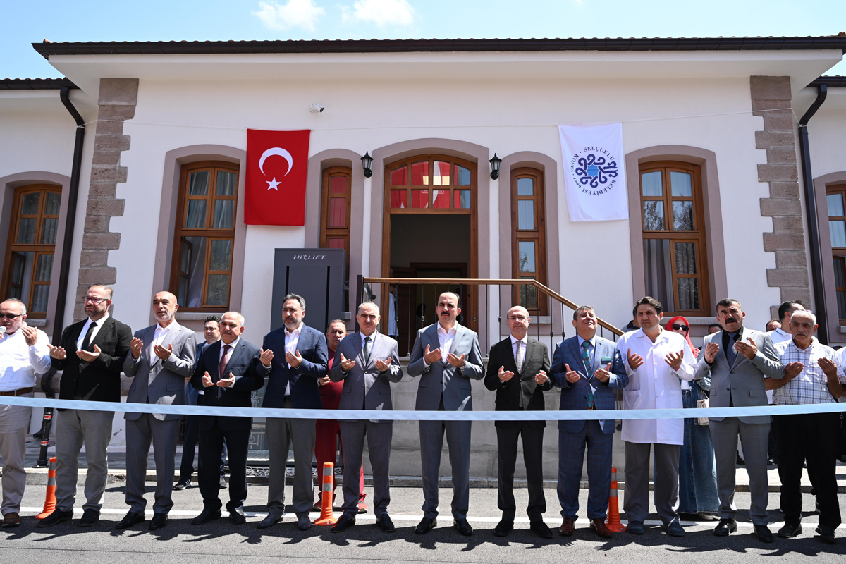 Tarihi bina tıp merkezine dönüştü