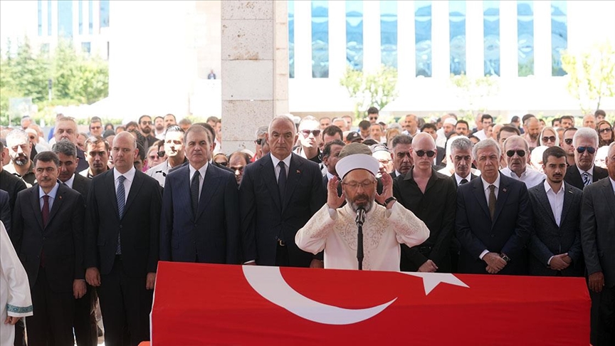 Kenan Işık, Ankara'da son yolculuğuna uğurlandı