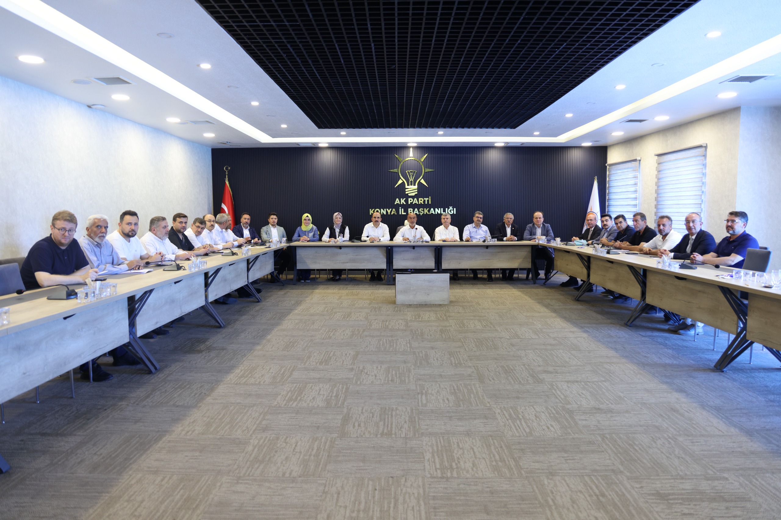 AK Parti'de yaz dönemi değerlendirildi