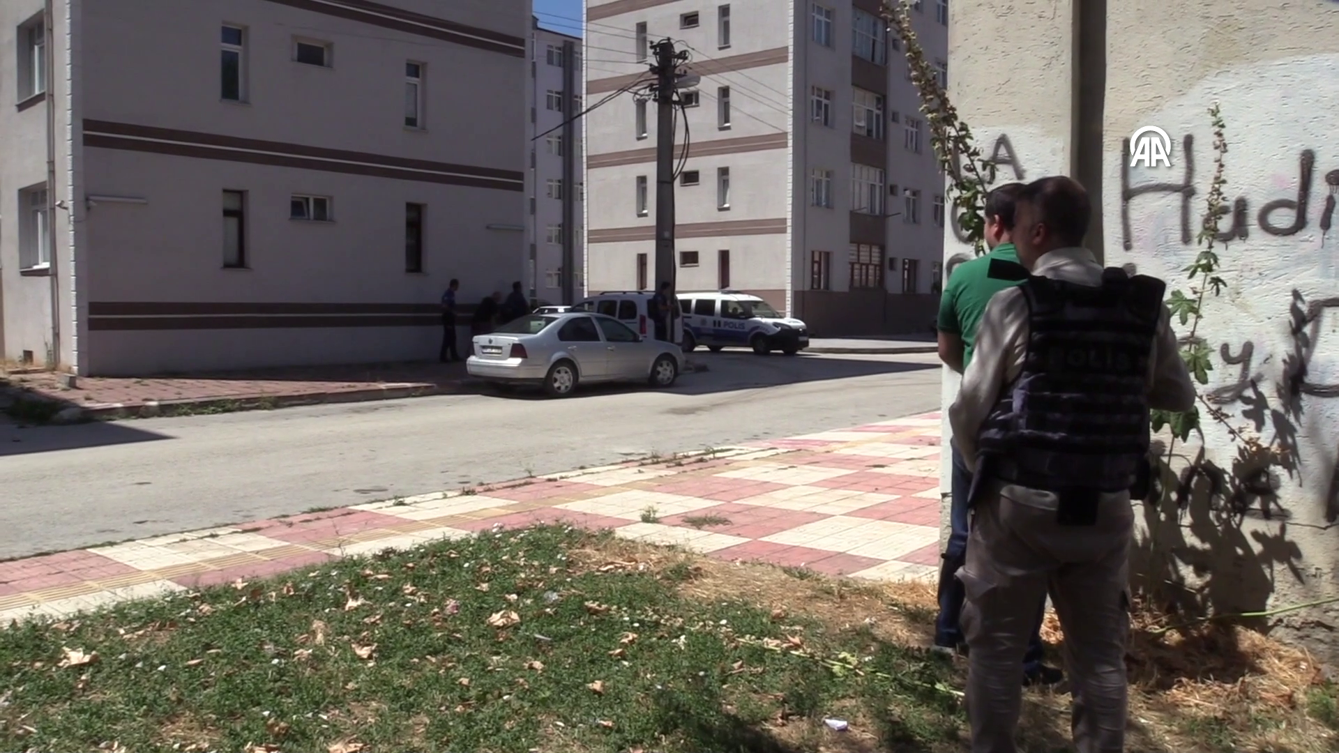Polis şehit oldu