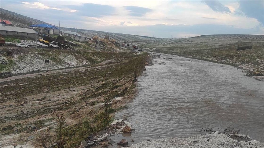 Kars'ın Susuz ilçesinde sel baskını