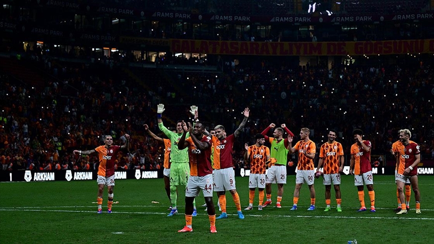 Galatasaray "Devler Ligi" için çabalıyor