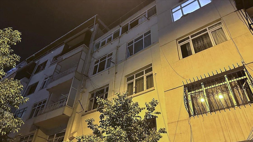 5 katlı binada kısmi çökme