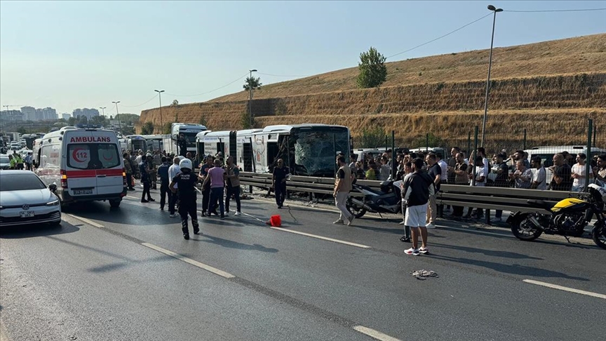 İstanbul'da metrobüs kazası: 1 ölü 38 yaralı