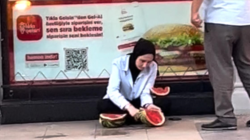 'Karpuz dilimli'' protesto
