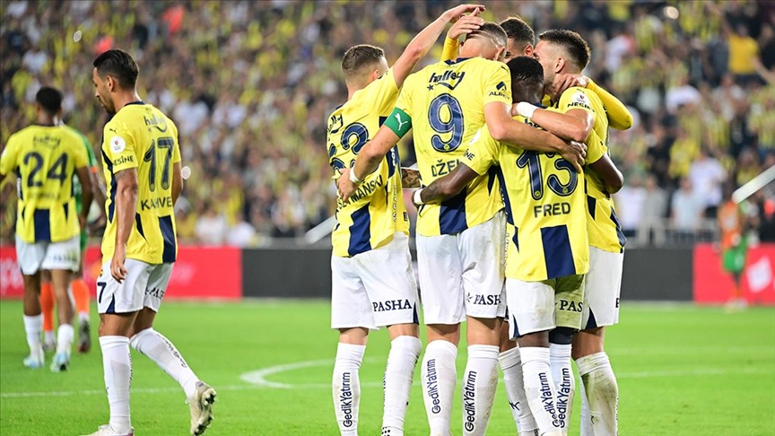 Fenerbahçe Alanyaspor'u rahat geçti
