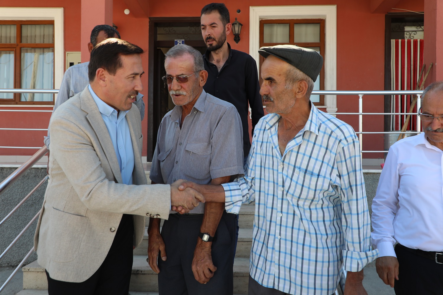 Merkeze uzak mahallelere ziyaret