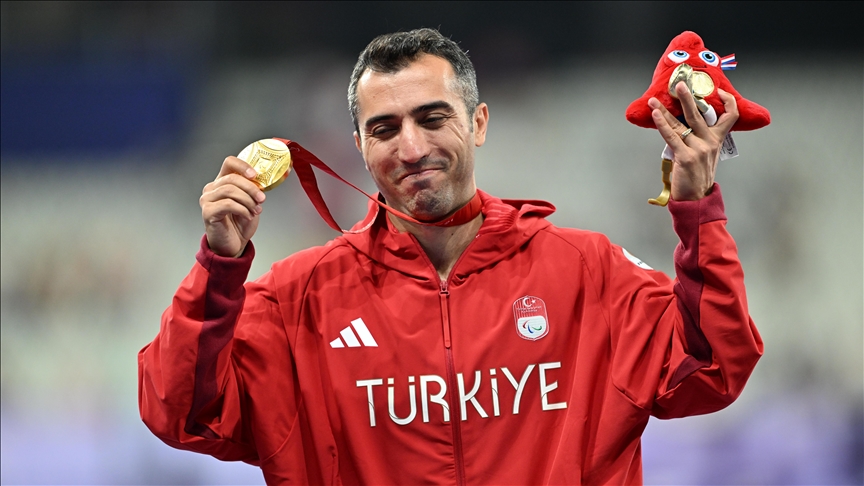 Altın madalyası geri alındı