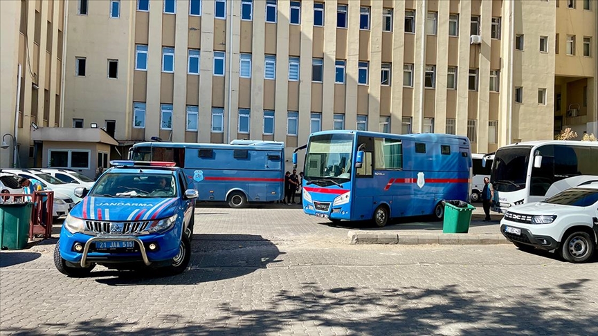 22 şüpheli adliyede
