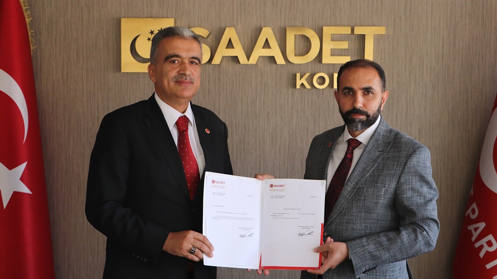 Saadet Konya'da bayrak değişimi