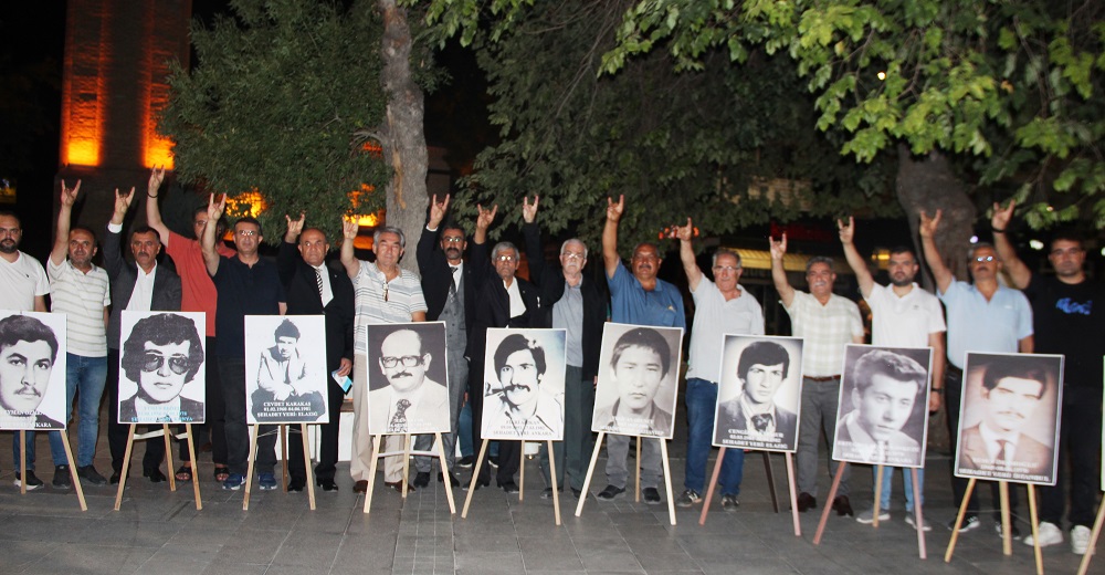 Ülkücü şehitler için lokma dağıtıldı