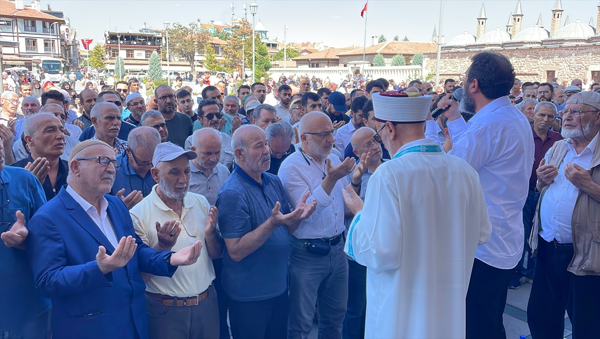 Ayşenur Eygi için gıyabi cenaze namazı