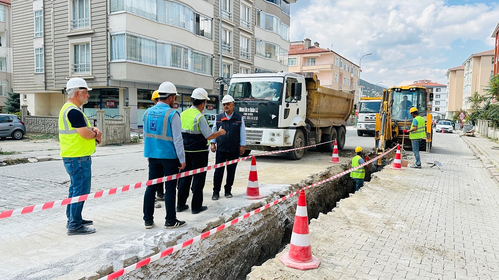 Akşehir'de altyapı çalışmaları sürüyor