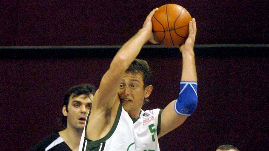 Eski milli basketbolcu evinde ölü bulundu