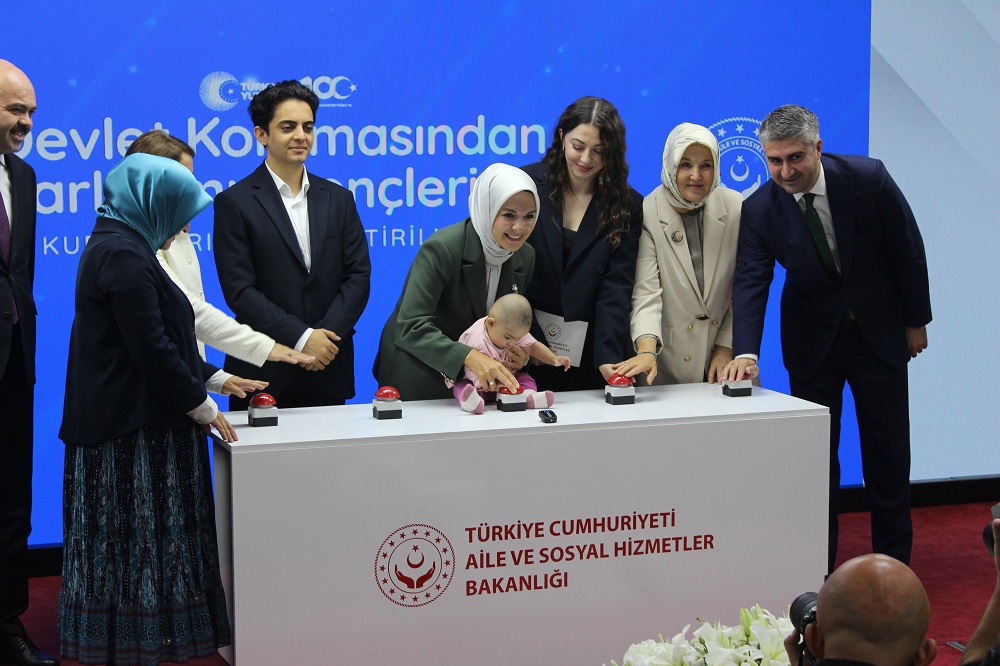 Devlet korumasında yetişen 729 genç kamuya atandı