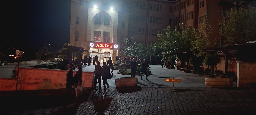 Ezgi Apartmanı davasında fenni mesule tahliye