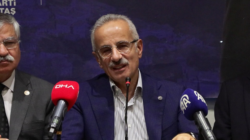 "Cumhurbaşkanımıza bakalım o hepimizden çok çalışıyor"