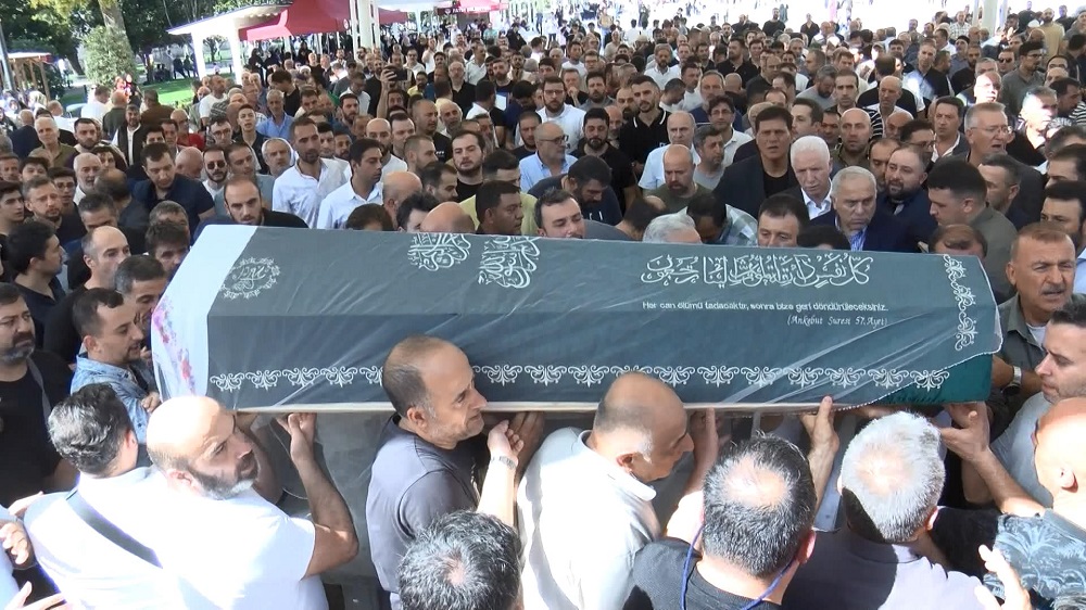 İkbal ve Ayşenur son yolculuğuna uğurlandı