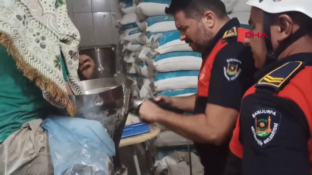 Fırıncı çırağı elini hamur makinesine kaptırdı