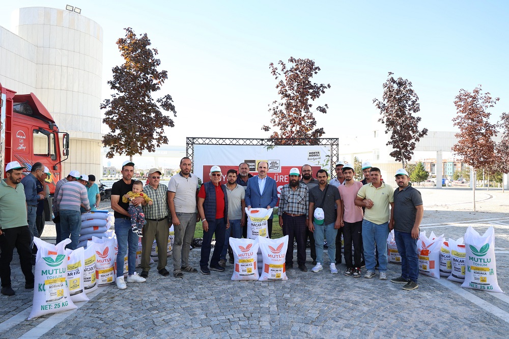 Konya Büyükşehir çiftçiye desteği sürdürüyor