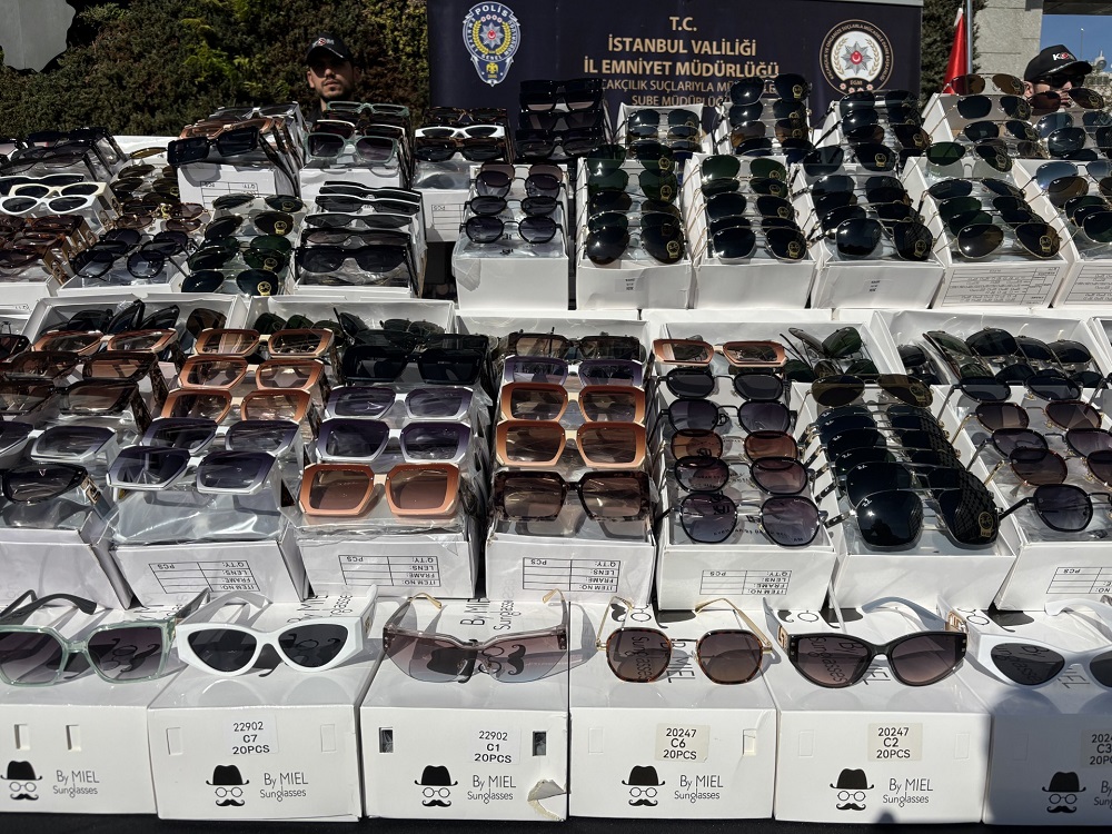 355 milyon lira değerinde kaçak güneş gözlüğü yakalandı