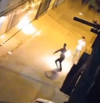 Yengesini dövüp kaldığı eve molotofkokteyli attı