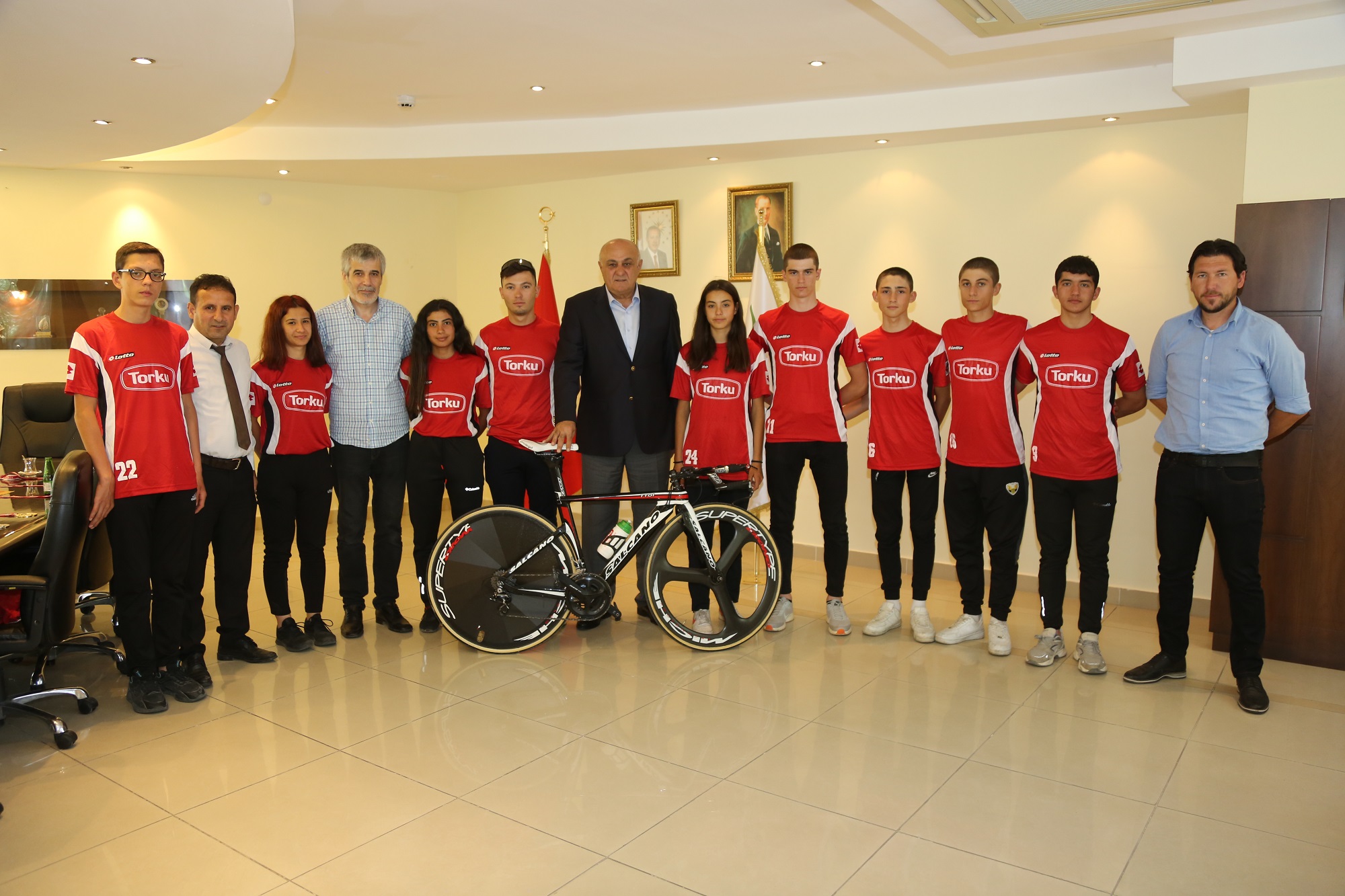 Torku'lu pedallar Başkan Erkoyuncu'yu ziyaret etti