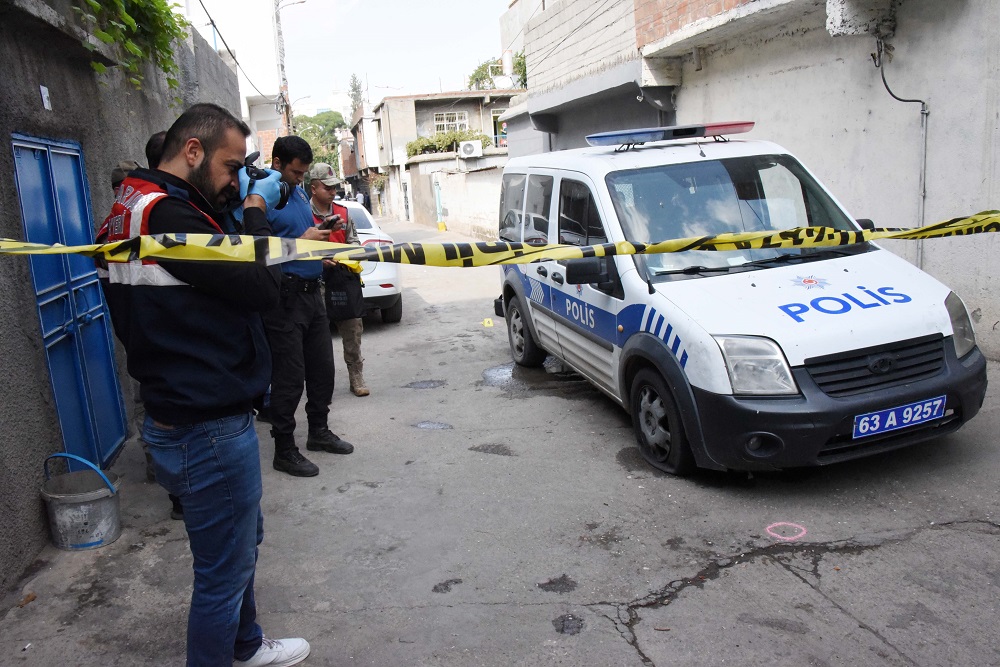 İhbara gelen polislere ateş açtı