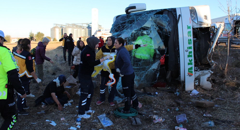 Aksaray'da tur otobüsü devrildi: 6 ölü