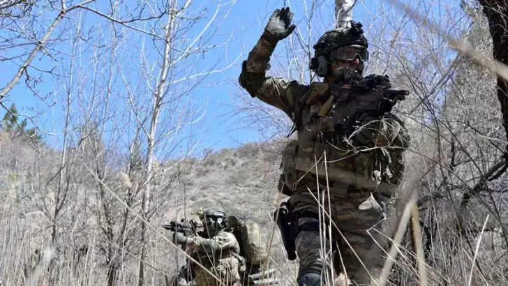 Irak'ın kuzeyine hava harekatı
