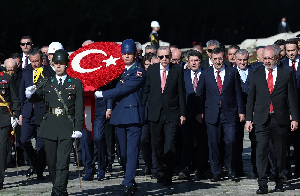 Devlet erkanı Anıtkabir'i ziyaret etti