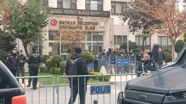 3 başkan görevinden alındı