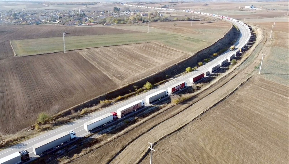 Hamzabeyli'de 25 kilometre TIR kuyruğu oluştu