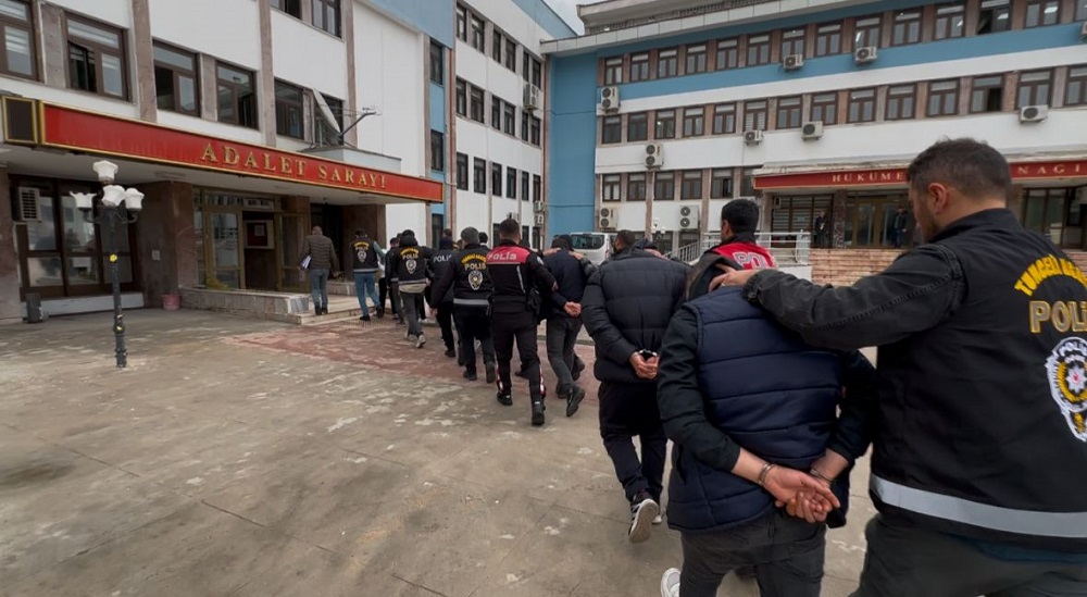 Yaşlıları dolandıran şüphelilere 'Çınarlara Vefa' operasyonu