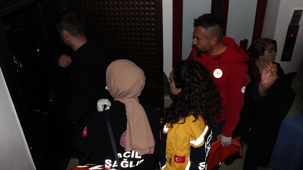 Fenalaştığı banyoda mahsur kaldı