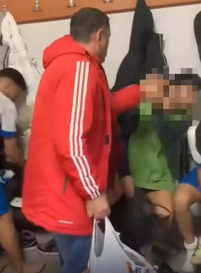 Antrenörden yakışmayan hareket