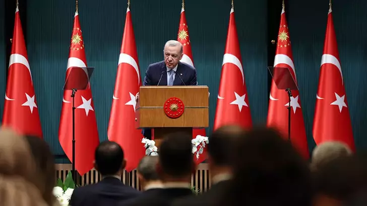 "Halkın verdiği imkanları suistimal etmenin mazereti olamaz"