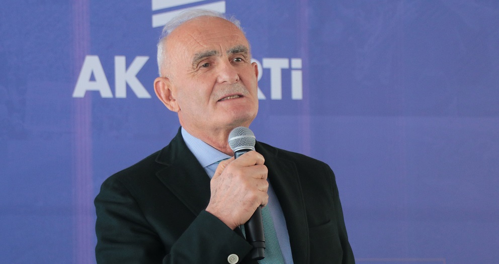 "Belediyeler karınca gibi çalışıyor"