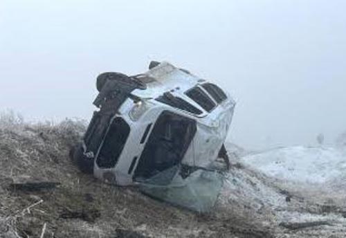 Servis minibüsü şarampole devrildi: 9 yaralı