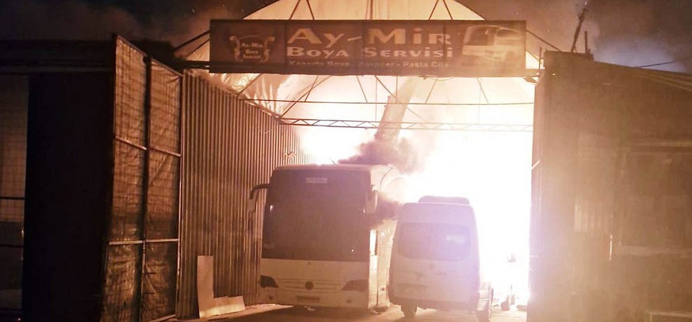 Yangına uykuda yakalandı