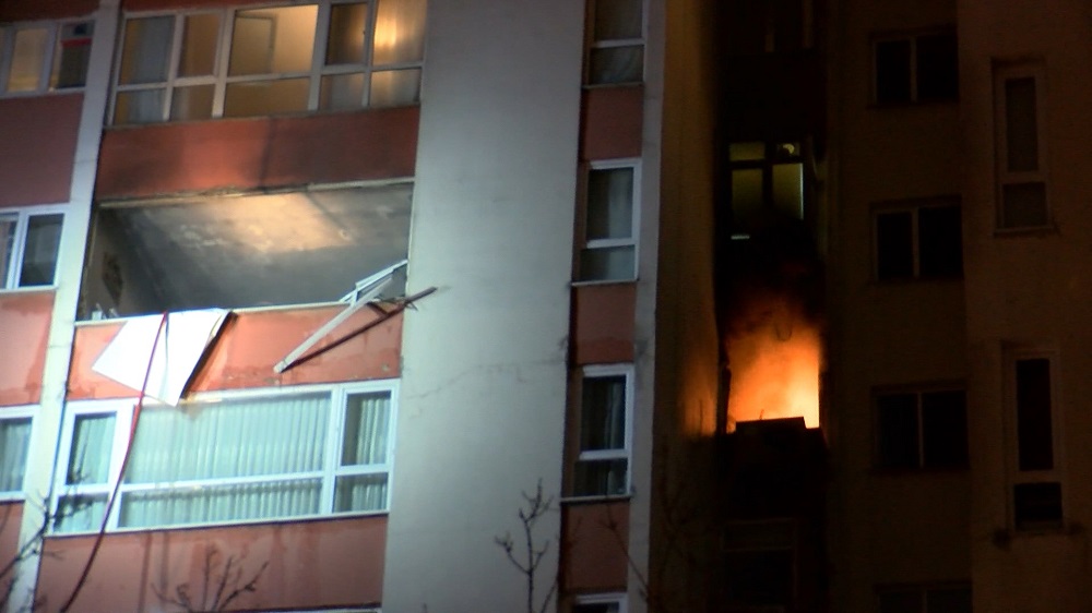 11 katlı binada patlama sonrası yangın