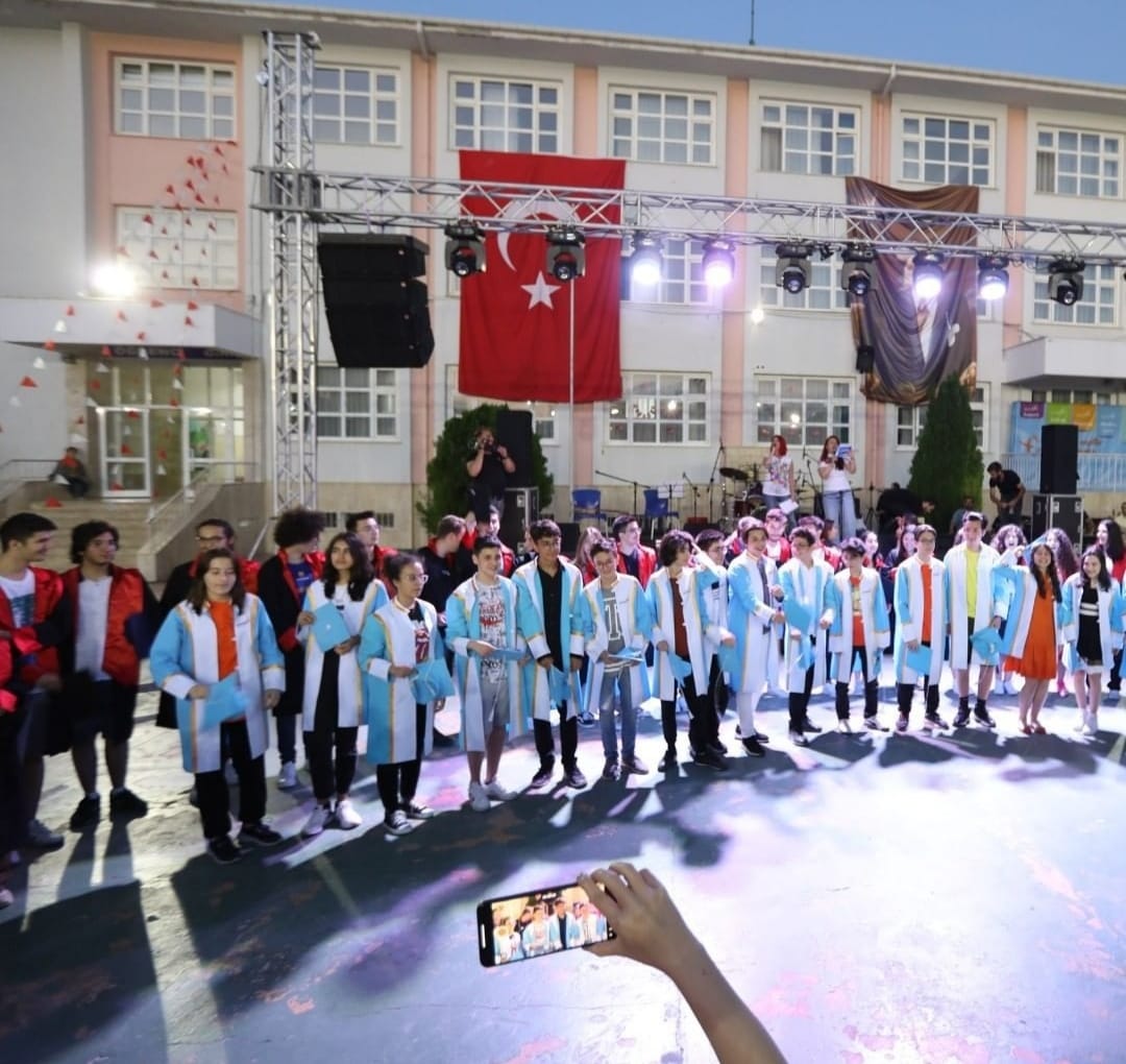 ESENTEPE KOLEJİ LGS’de yine çizgi üstü okul oldu