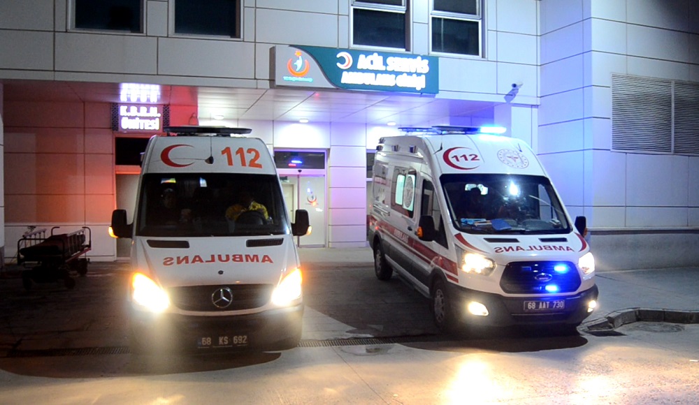 Darp edip yol kenarına attılar !