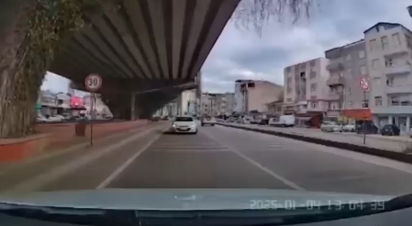 Ters yönde ilerleyen otomobilin sürücüsüne 9 bin lira ceza