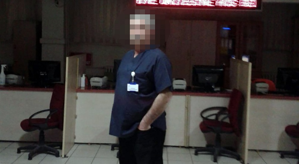 Acil serviste kadınlara fotoğraf tuzağı