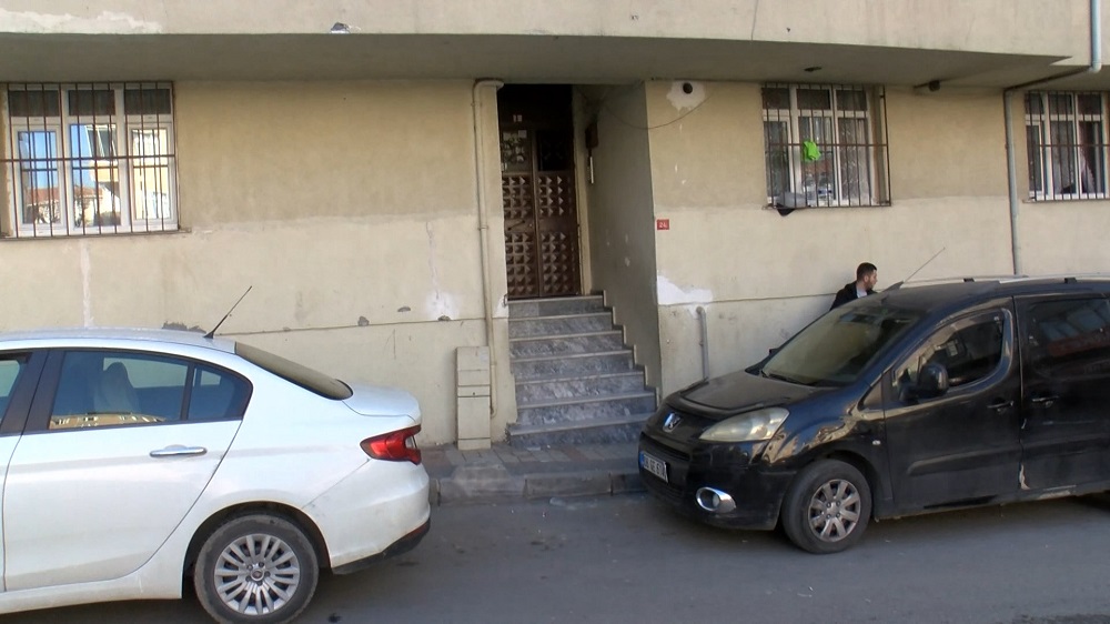 Eşini öldürüp İzmir'e kaçtı