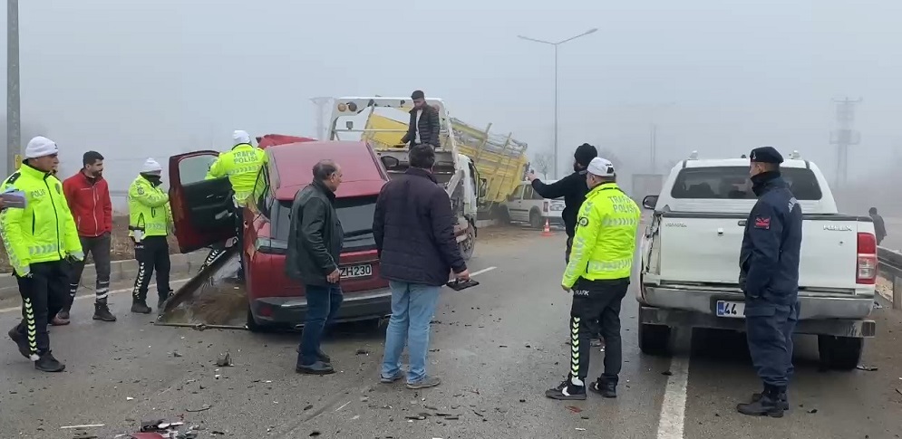 7 araç zincirleme kazaya karıştı
